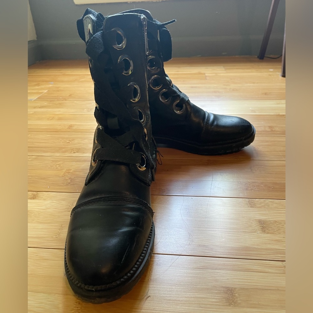 Combat boots